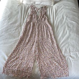 AMERICAN EAGLE FLORAL JUMPSUIT
